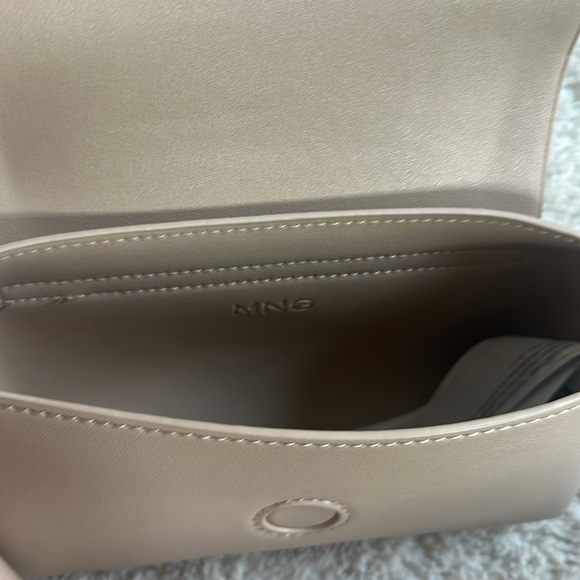 Mango Crossbody Bag - Picture 2 of 2